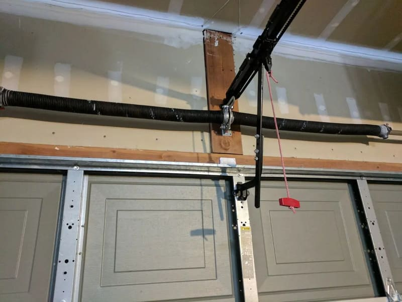 One-hand lift balance check after spring adjustment